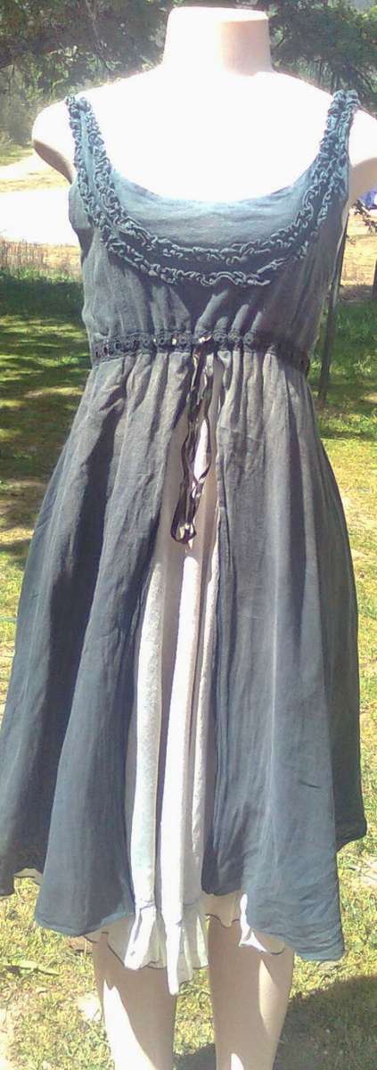 BEAUTIFUL LADIES DRESS - SIZE:  LARGE