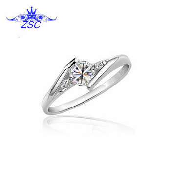 SILVER PLATED CRYSTAL LADIES RING SIZE 6