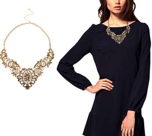 *** PRETTY *** BRONZE HOLLOW FLOWER STATEMENT NECKLACE