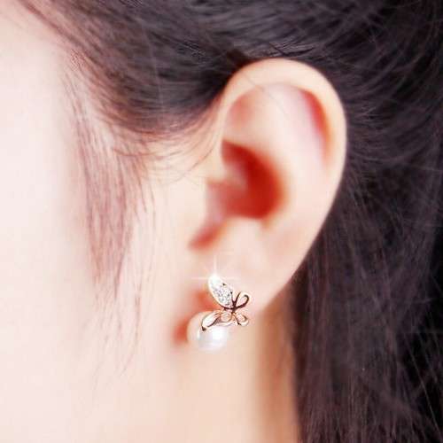 ***BEAUTIFUL*** GOLD BUTTERFLY PEARL EAR STUDS