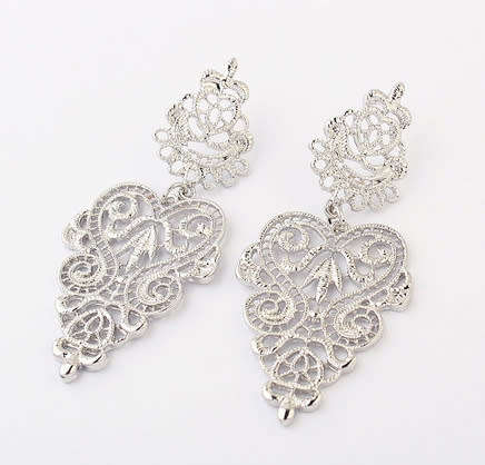 ***BEAUTIFUL*** VINTAGE SILVER LEAF LIKE BOHEMIAN DANGLE EARRINGS