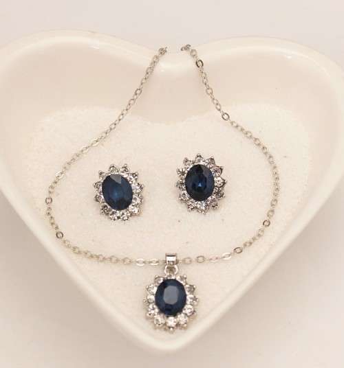 ***ELEGANT*** SILVER FLOWER JEWELERY SET WITH DARK BLUE ZIRCONIAS