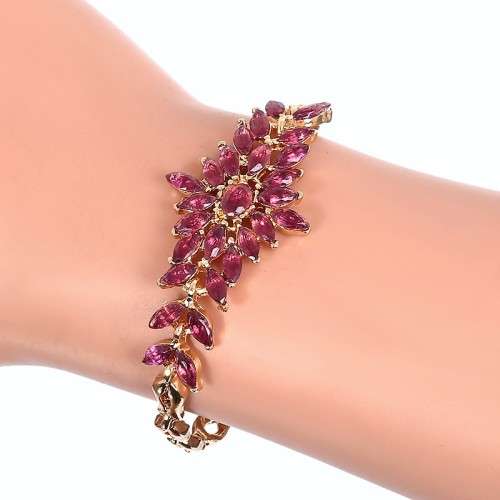 ***ELEGANT*** GOLDEN WINE RED FLOWER CLUSTER BRACELET