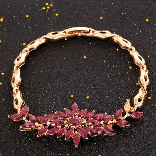 ***ELEGANT*** GOLDEN WINE RED FLOWER CLUSTER BRACELET