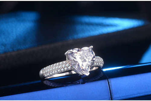 ***ELEGANT*** 925 STERLING SILVER HEART SHAPE RING