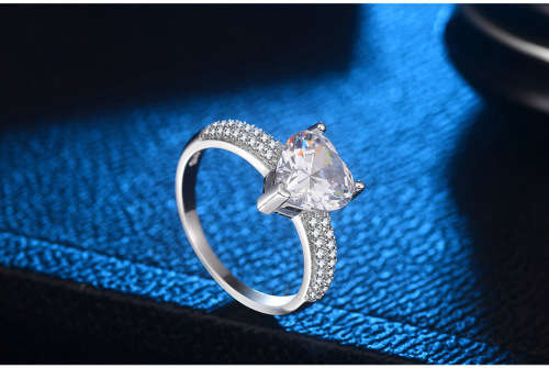 ***ELEGANT*** 925 STERLING SILVER HEART SHAPE RING