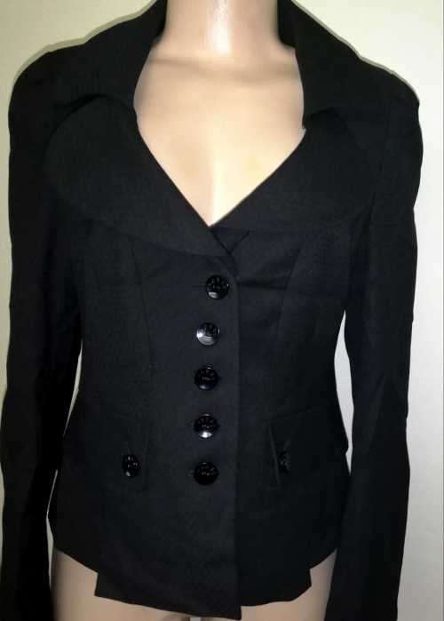 Stunning fitted coat with Gorgeous Detail