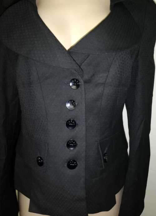Stunning fitted coat with Gorgeous Detail