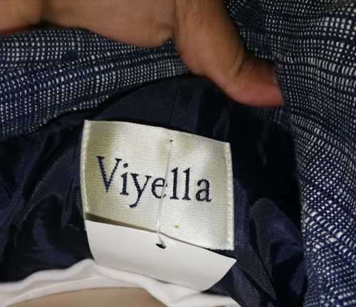 Beautiful Tweet Coat with gorgeous detailing 100% linen