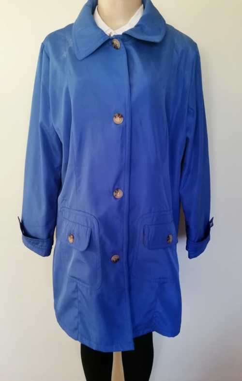 Gorgeous blue trench Cost
