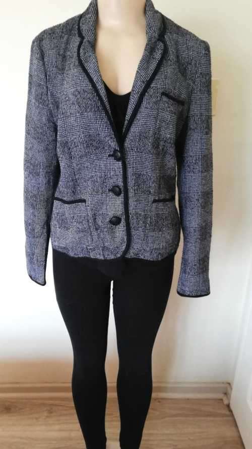 Stunning Tweed Blazer
