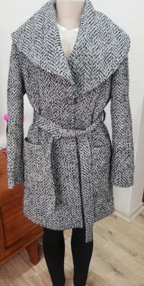 Gorgeous Tweed Coat with oversize collar