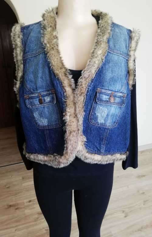 Beautiful Denim gilet with fur trim