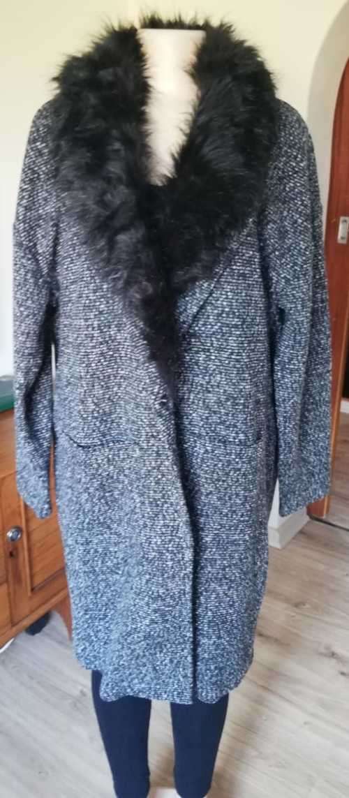 Black and white Tweed Coat with stunning faux fur Collar