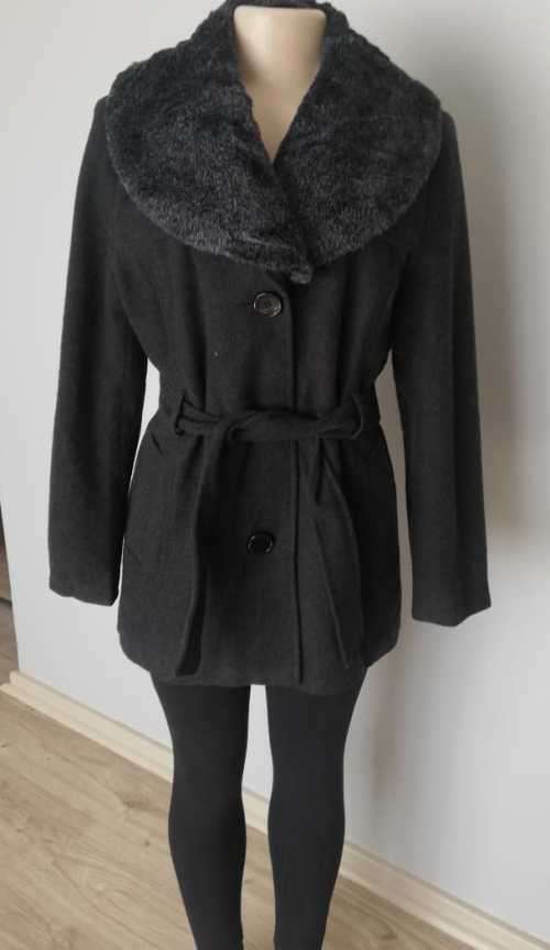Beautiful Charcoal Coat with fur Collar