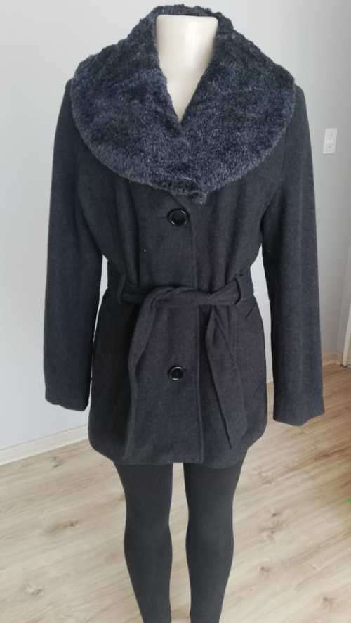 Beautiful Charcoal Coat with fur Collar