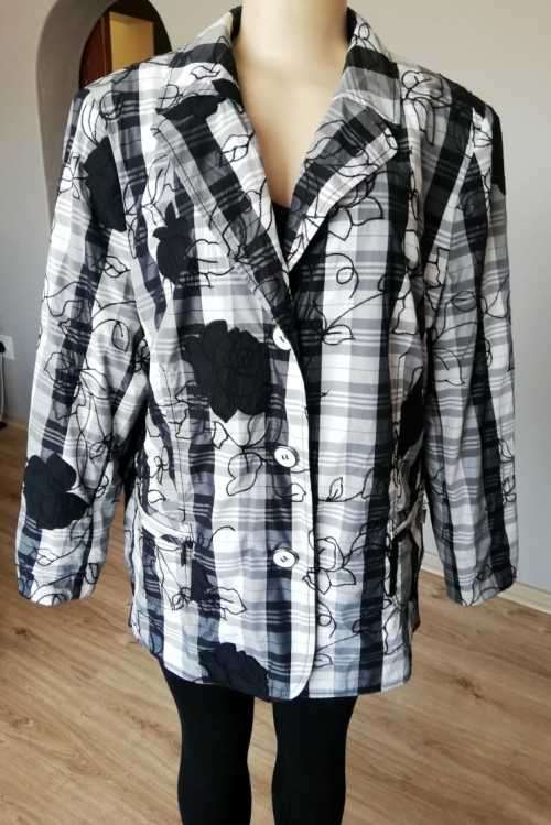 Gorgeous black and white check blazer