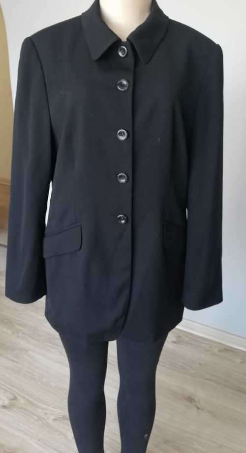 Gorgeous Black Coat with Buttons