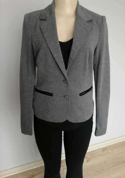Grey Blazer with the most beautiful lining