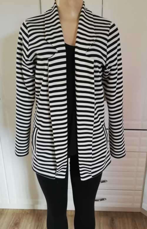 Gorgeous Black and white Striped Cardigan