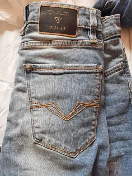GUESS Slim Straight Jeans ...Stonewash blue