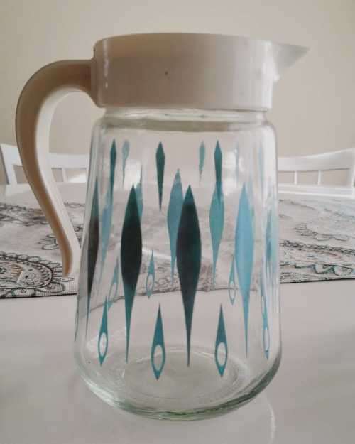 Water Jug with 6 castor tumblers...Pristine Condition in original box