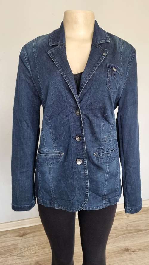 Stunning denim jacket