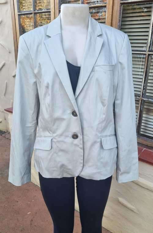 Gorgeous Beige Blazer with striped lining