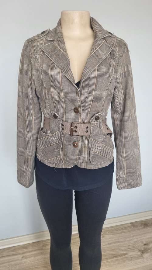 Gorgeous belted jacket