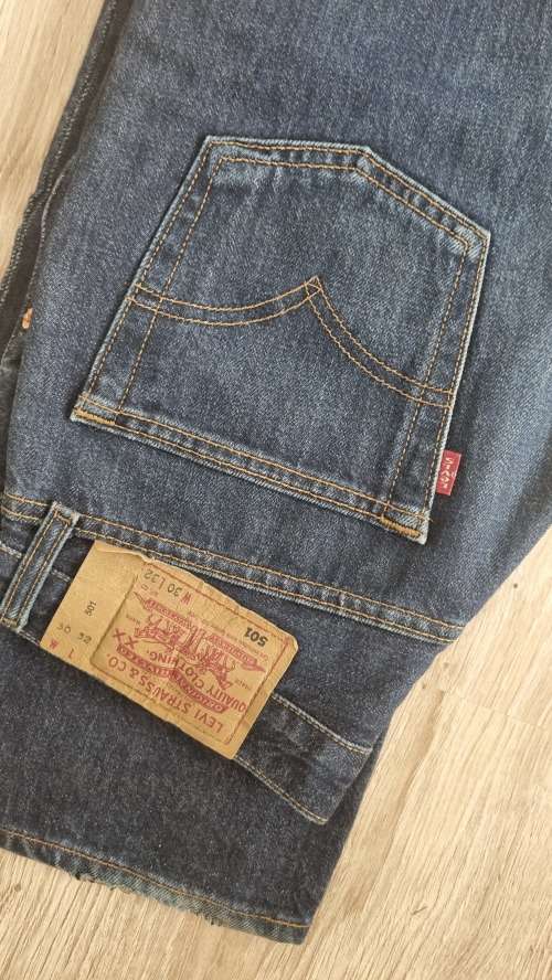 Men`s Levi`s 501 Jean ...hardly worn