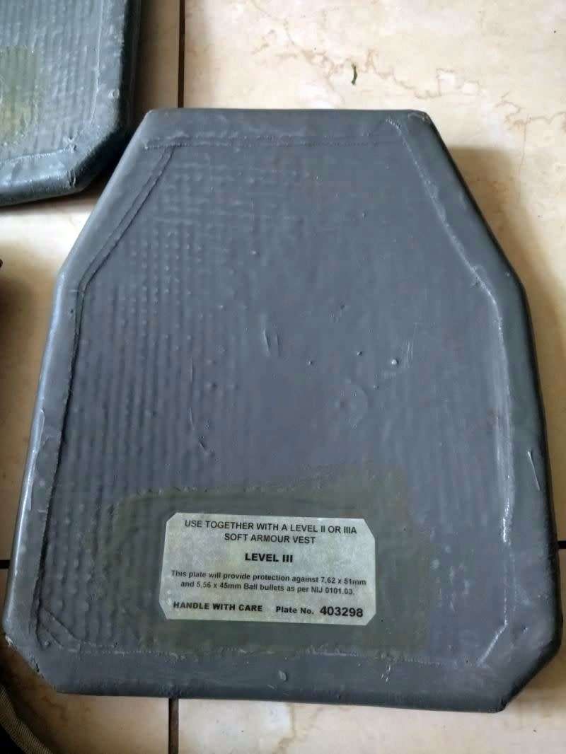 Military Grade Bullet Proof Vest - (Desert Camouflage) with 2 x Level III Ballistic Plates