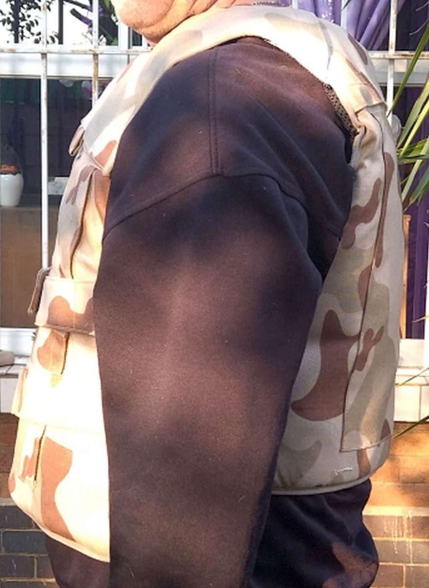 Military Grade Bullet Proof Vest - (Desert Camouflage) with 2 x Level III Ballistic Plates