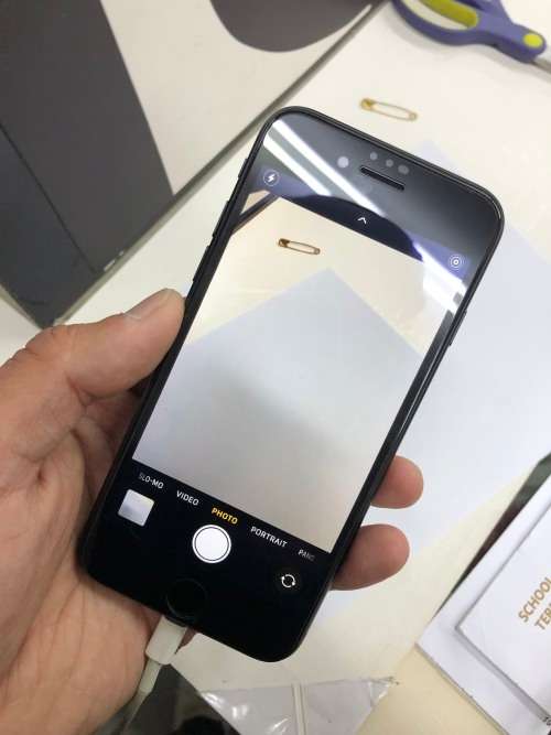 iPhone SE 2020. 64GB. Super clean. No scracthes at all. High sensitivity home button.