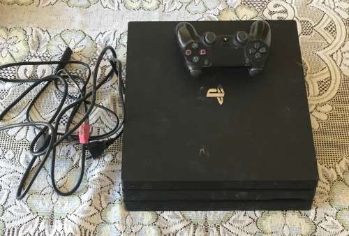 PS4 console with remote ( Please Read)
