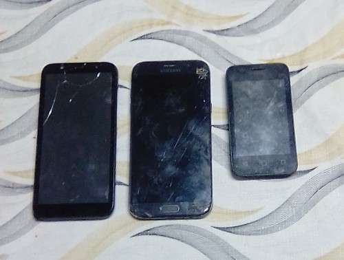 3 Cellphones selling as spares