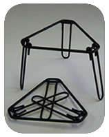 braai - collapsible tripod - used to stand your potjie OR a grid