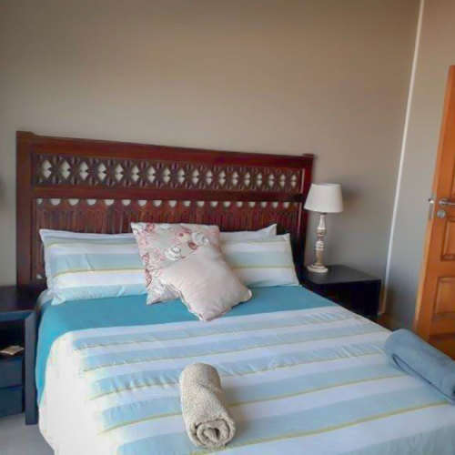 5 Nights stay in Tinley Manor Beach House for up to 15 people in Ballitoville, KZN