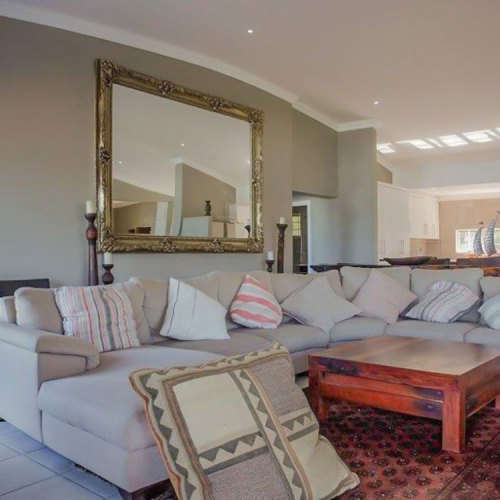 5 Nights stay in Tinley Manor Beach House for up to 15 people in Ballitoville, KZN