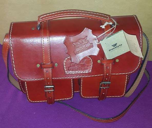 Genuine leather handcrafted Freestyle handbag (Saddle II)