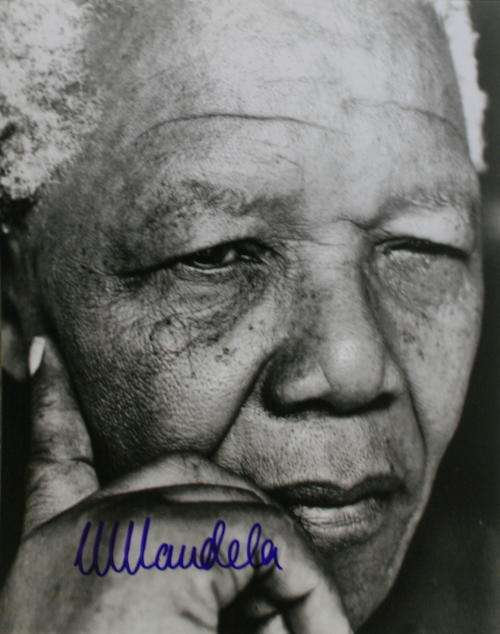 *** Hand signed Nelson Mandela photograph with COA from Cecil Greenfield ***
