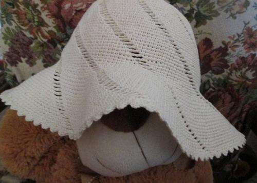 VINTAGE CROCHETED HAT - STUNNING!