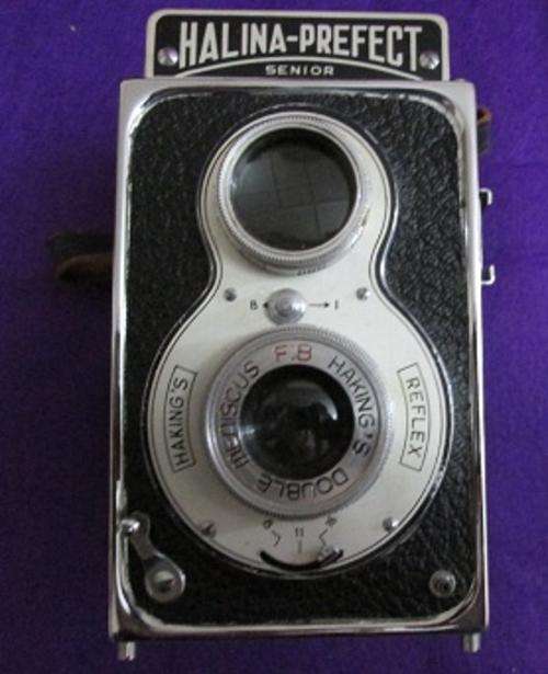 VINTAGE HAKINGS HALINA CAMERA - IN ORIGINAL BOX