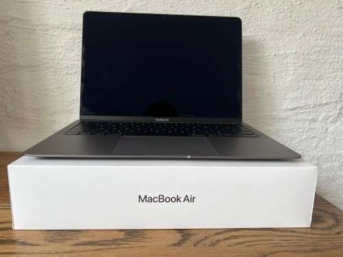 MacBook Air 13.3 inch M1 Chip (2022)