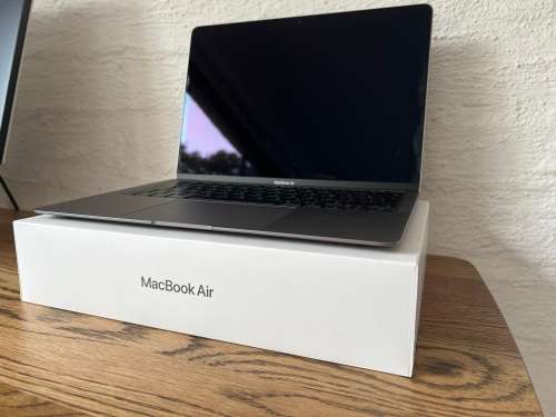 MacBook Air 13.3 inch M1 Chip (2022)