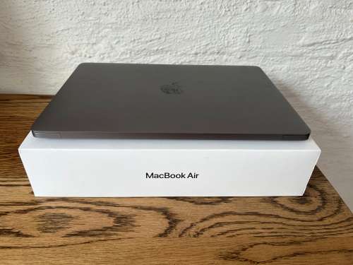 MacBook Air 13.3 inch M1 Chip (2022)
