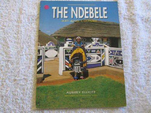 The Ndebele - Art and Culture - Aubrey Elliott