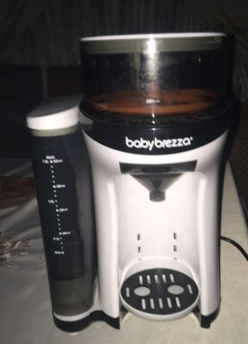 Baby Brezza Formula Pro One Step Food Holder Dispenser Maker Mixer
