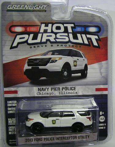 Greenlight Diecast Model Car Hot Pursuit Police Series Ford Interceptor Utility 2013 Navy Pier 1/64