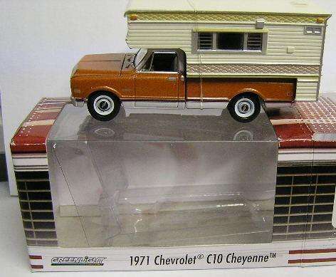 Greenlight Diecast Model Car Chevy Chevrolet C 10 C10 Cheyenne 1971 Camper 1/64 scale new in pack