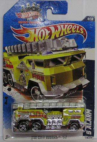 Hotwheels Hot Wheels Diecast Model Car 2011 178 / 244 5 Alarm Fire Engine Truck new in pack